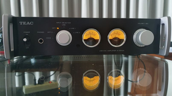 Measurements of 2 amplifiers and comparison to try to understand