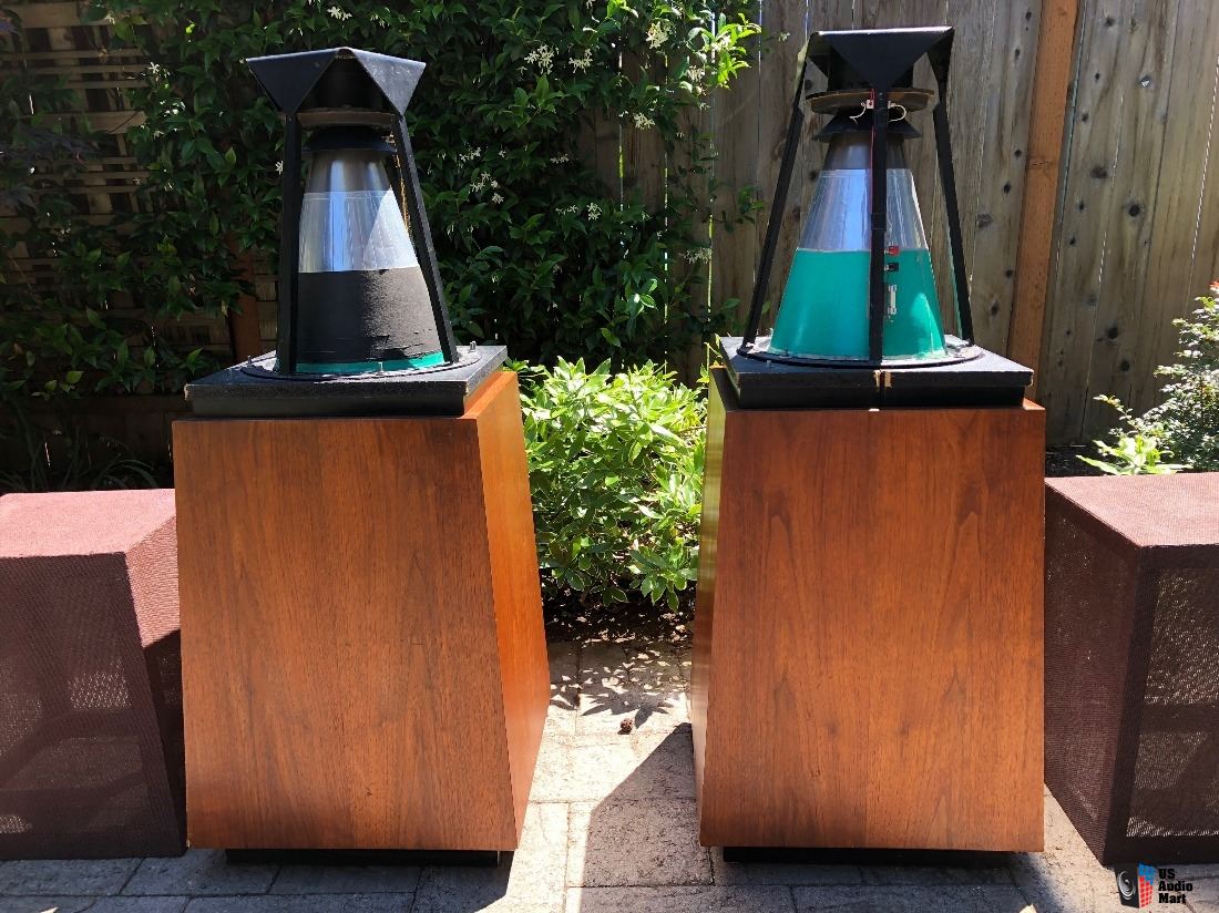 1916017-ohm-walsh-model-f-speakers.jpg