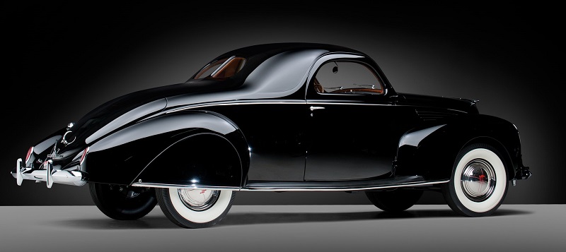 1938 Lincoln Zephyr Coupe r.jpg