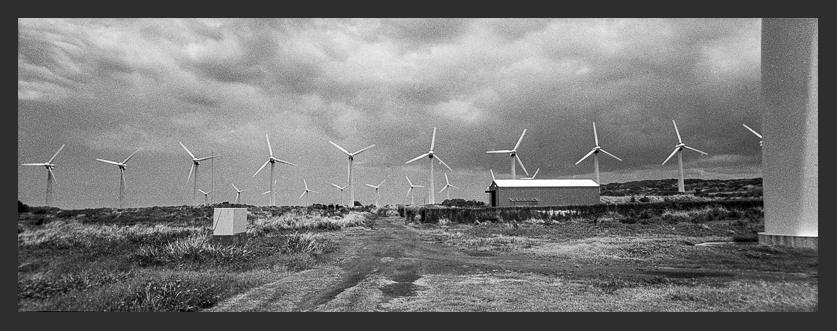 1990 Hawaii Pakini Nui Wind Farm.jpg