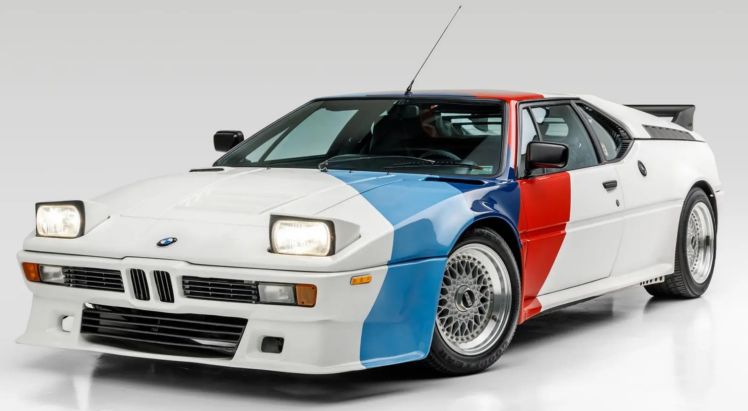 202212_BMW-M1PaulWalker.png