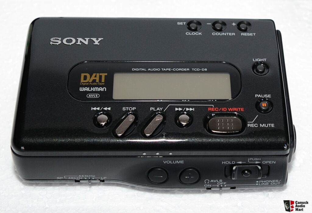 567388-66825a27-sony_tcdd8_portable_dat_recorderplayer.jpg
