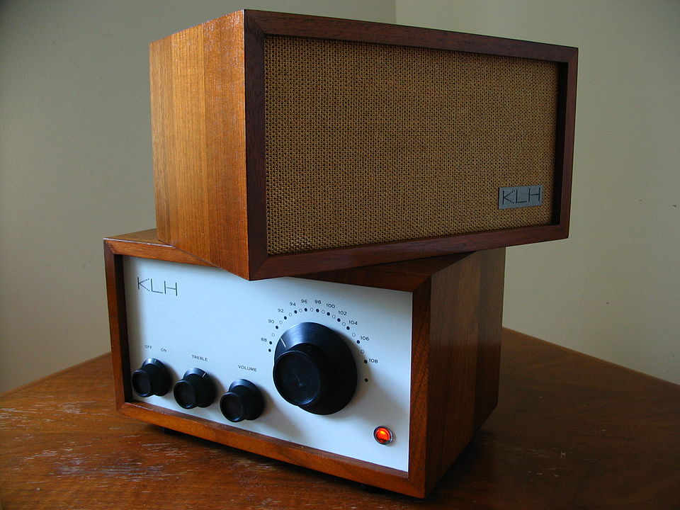 960px-KLH_Model_Eight_Radio_-_8-16-07.jpg