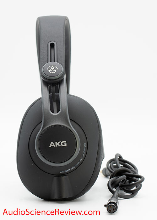 AKG K371 Review closed back headphone.jpg