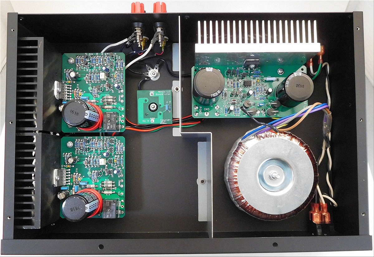 Akitika-GT102-assembled-inside.jpg