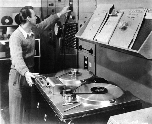 AMPEX_200A_at_Capitol_Records_scaled.jpg