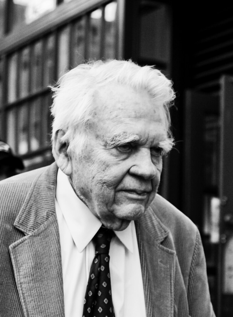 Andy_Rooney_(cropped).jpg