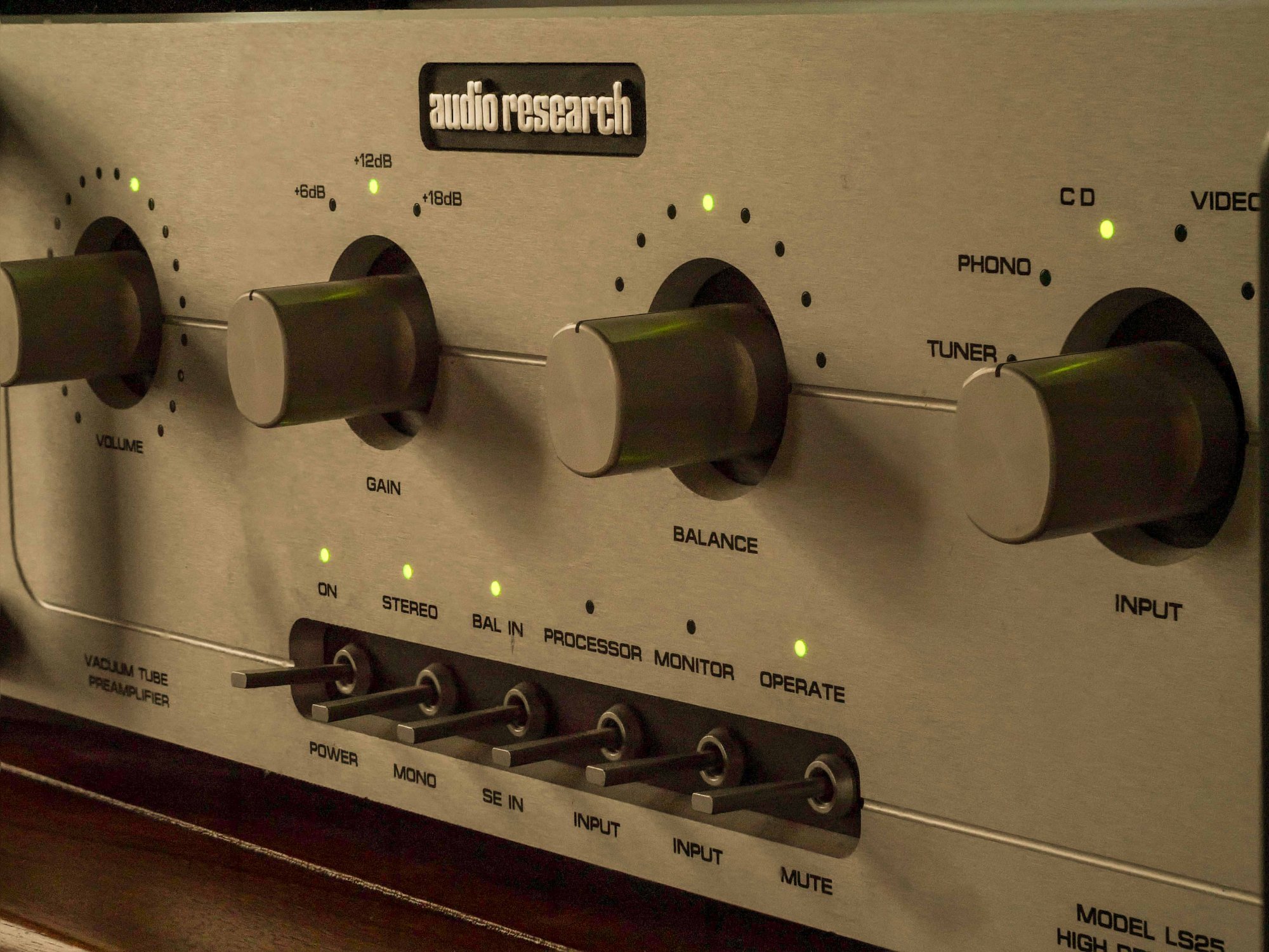 Audio Research Corp LS25 Mk II pre-amp-2.jpg