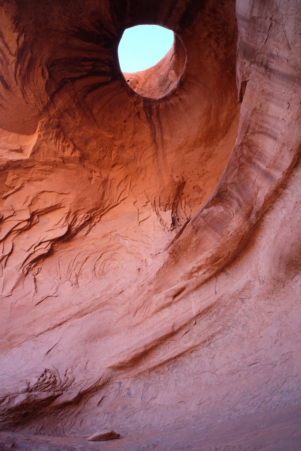 COPlateau_H059-Monument Valley, roof hole.JPG