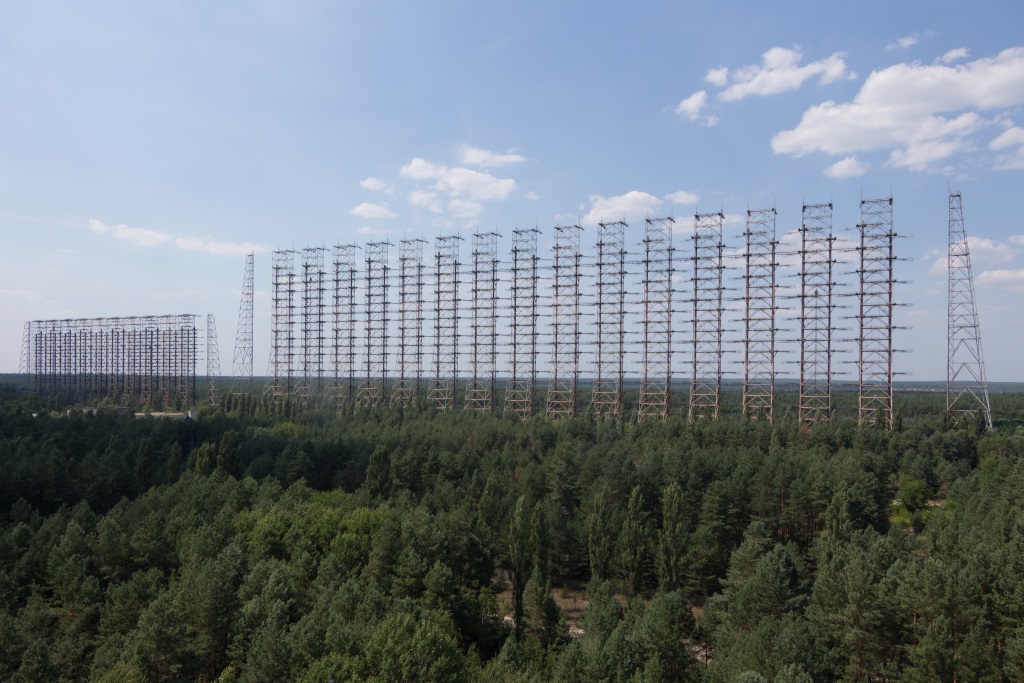 DUGA_Radar_Array_near_Chernobyl,_Ukraine_2014.jpg