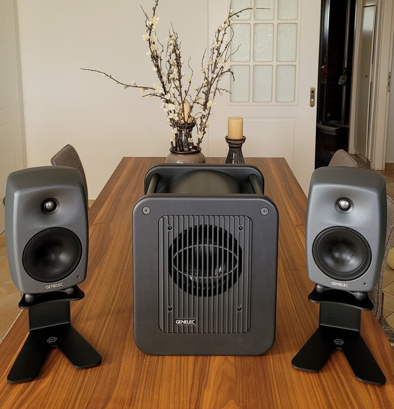 genelec 8330 vs 7350.jpg