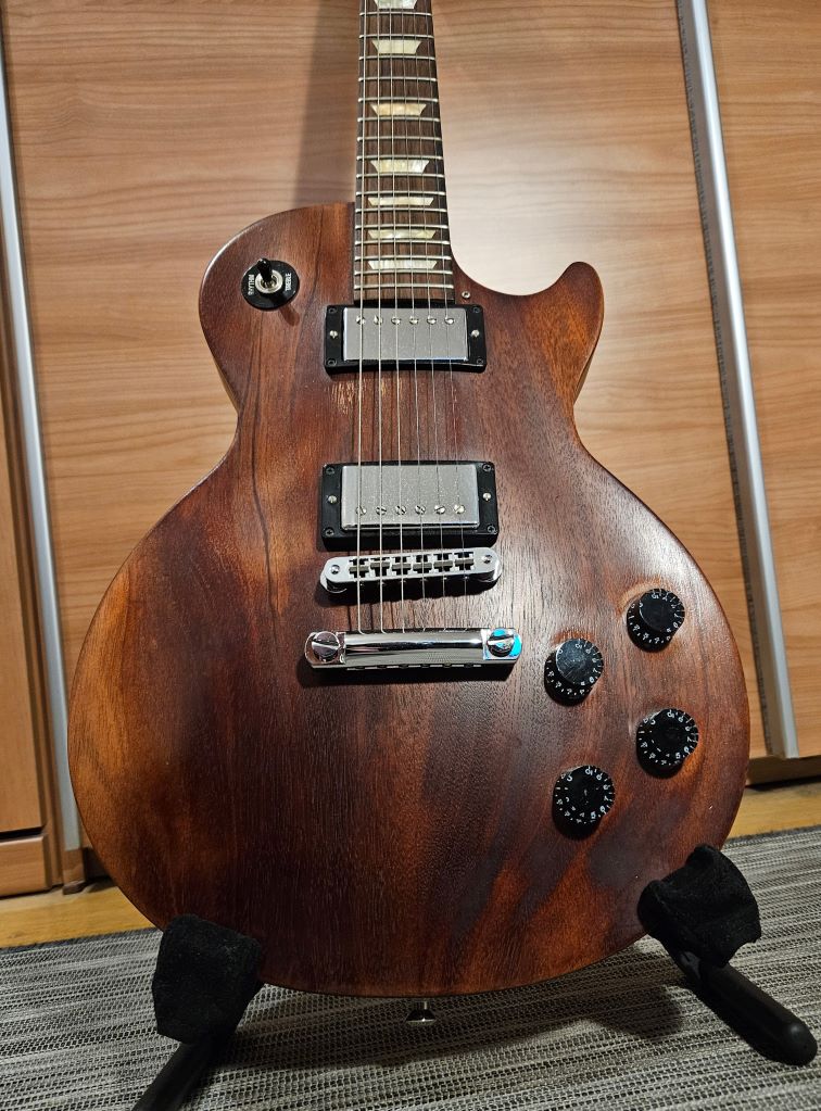Gibson Les Paul Studio VM 2006 (2).jpg