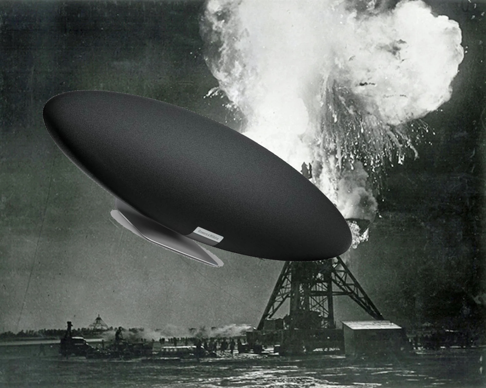 Hindenburg-flames-Lakehurst-Naval-Air-Station-New-May-6-1937.jpg