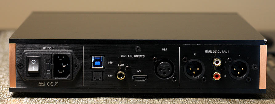 HOlo Audio Cyan DSD Back Panel Review.jpg