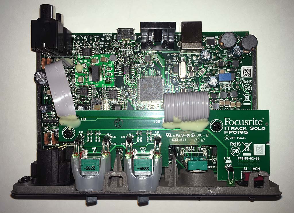 iTrack Solo Teardown 01.jpg