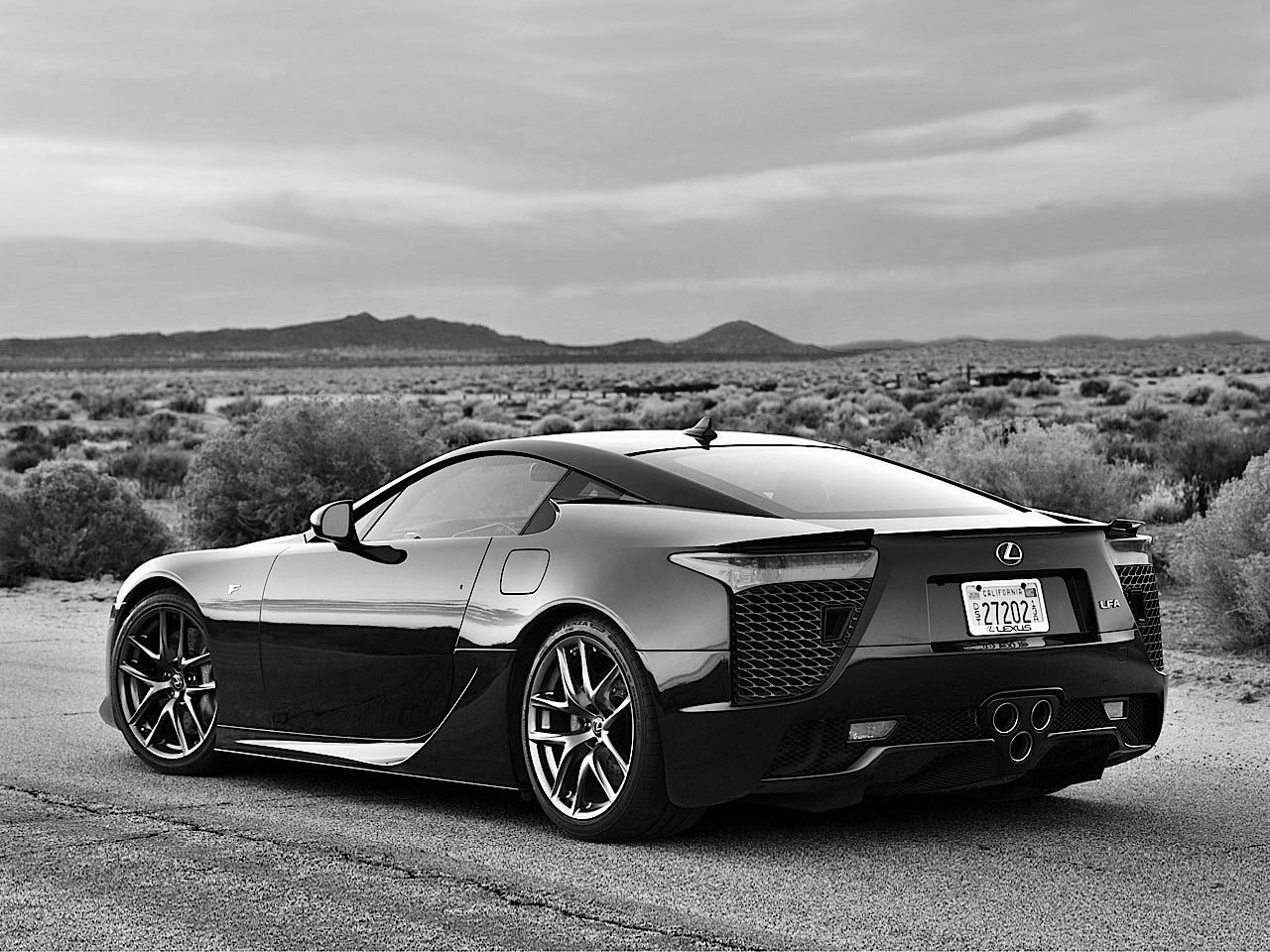 LEXUS-LFA-4155_40-grayscale.jpg