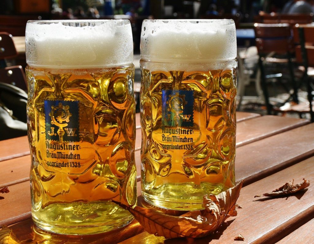 Mass-Bier-beer-QF-P1920-Quelle-Source-Pixabay-Foto-RitaE-Download-Berlin-2020-04-21-SP-1024x796.jpg