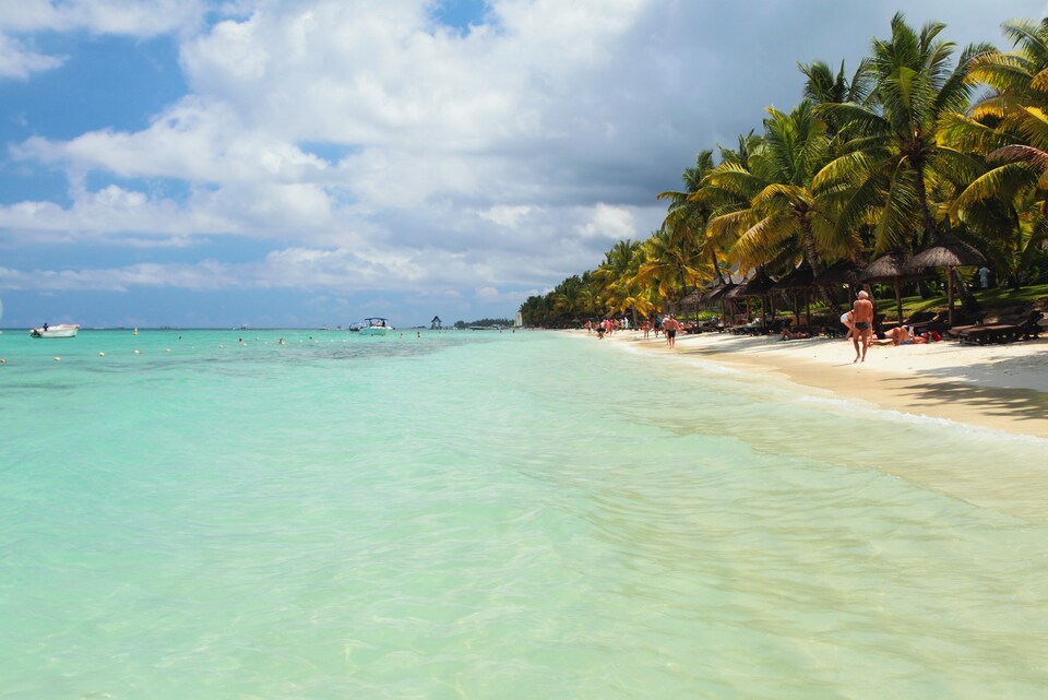 mauritius-beaches-trou-aux-biches-AP105536659.jpg