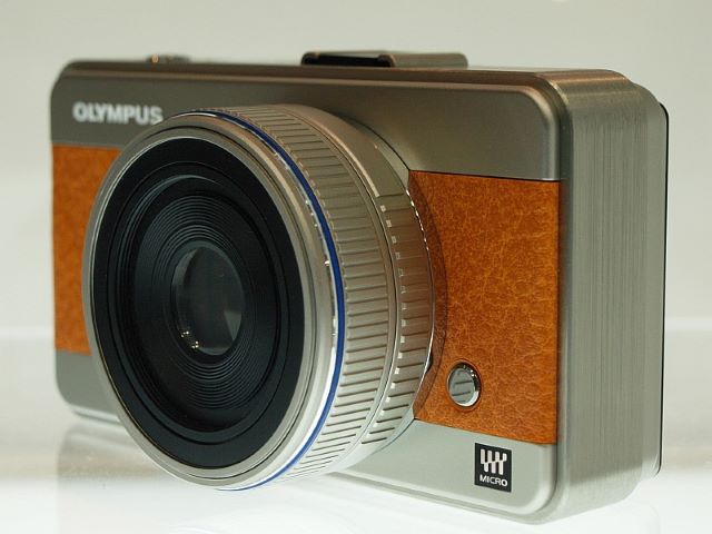 Olympus-MicroFT-Model.jpg