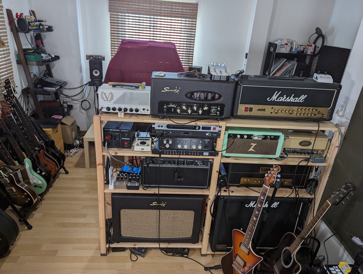 Picture of amp rack.jpg