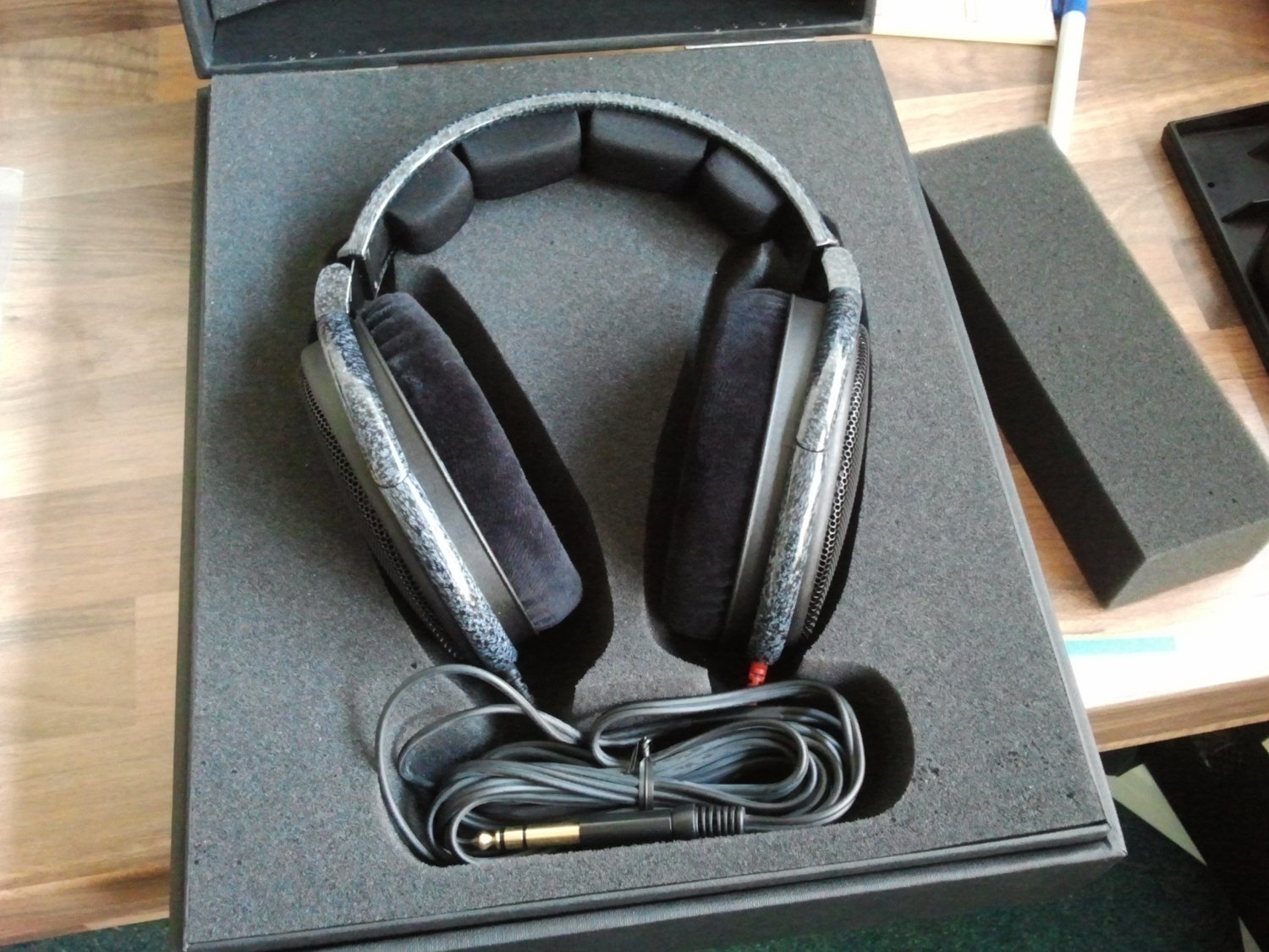 Sennheiser-HD-600.jpg