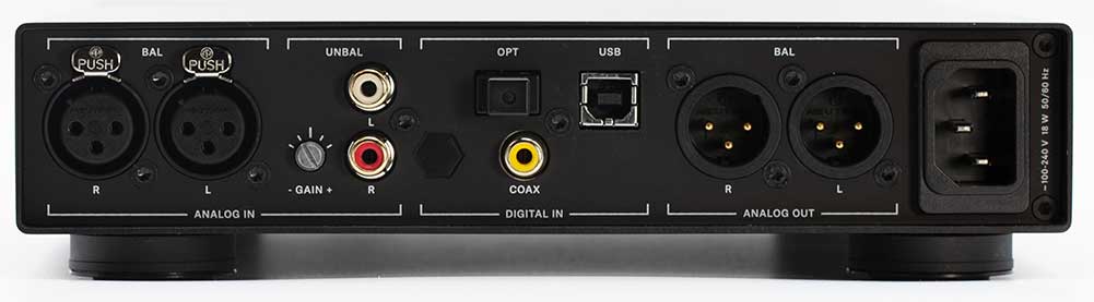 Sennheiser HDV-820 USB DAC and Headphone Amplifier Back Panel Connectors Audio Review.jpg