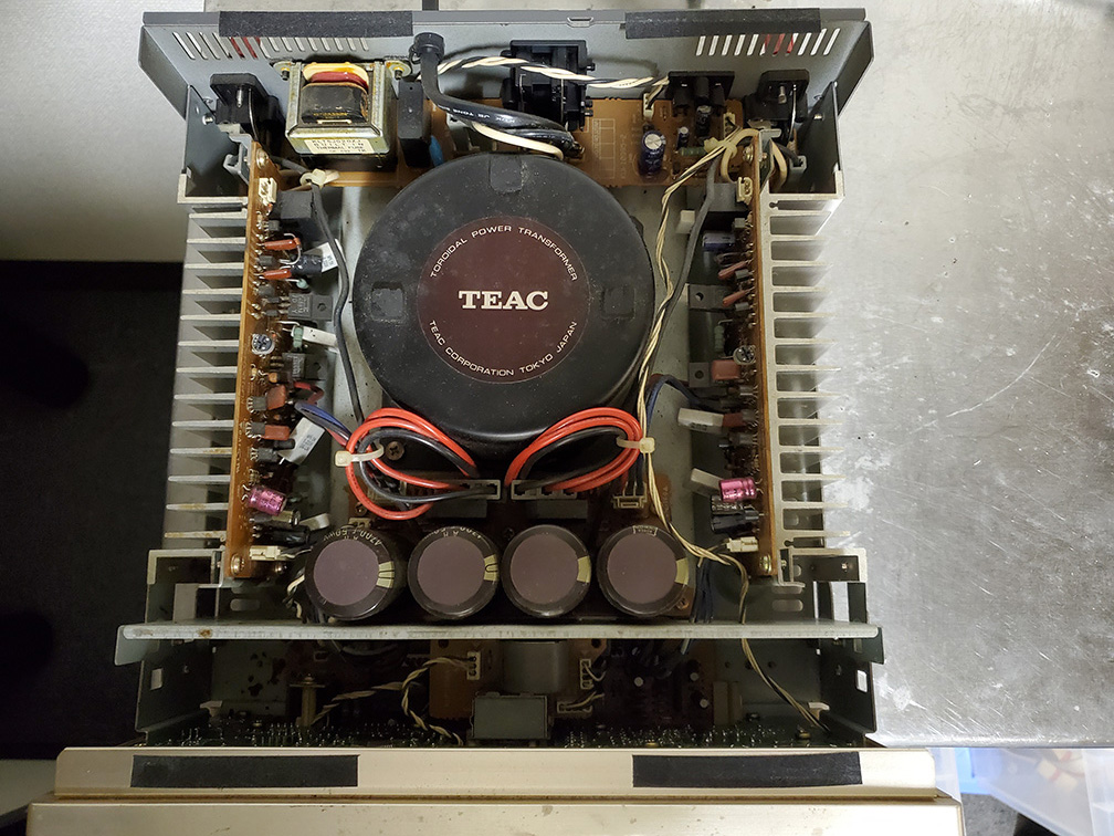 teac_ah500_02.jpg