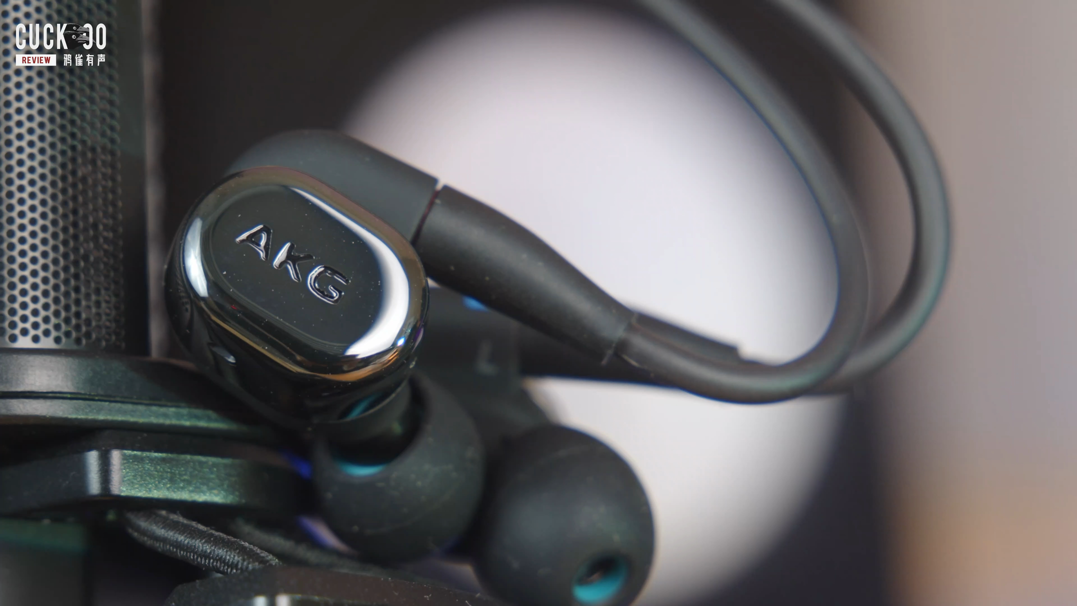 These $199 IEMs were originally $1000... AKG N5005 Review from a mixing engineer.mov_20230103_...png