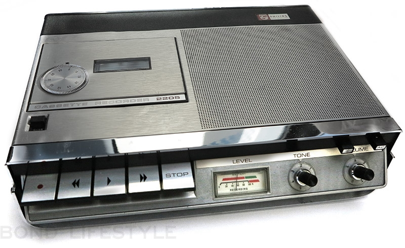 vi013-philips-n2205-cassette-recorder-c90-tape.jpg