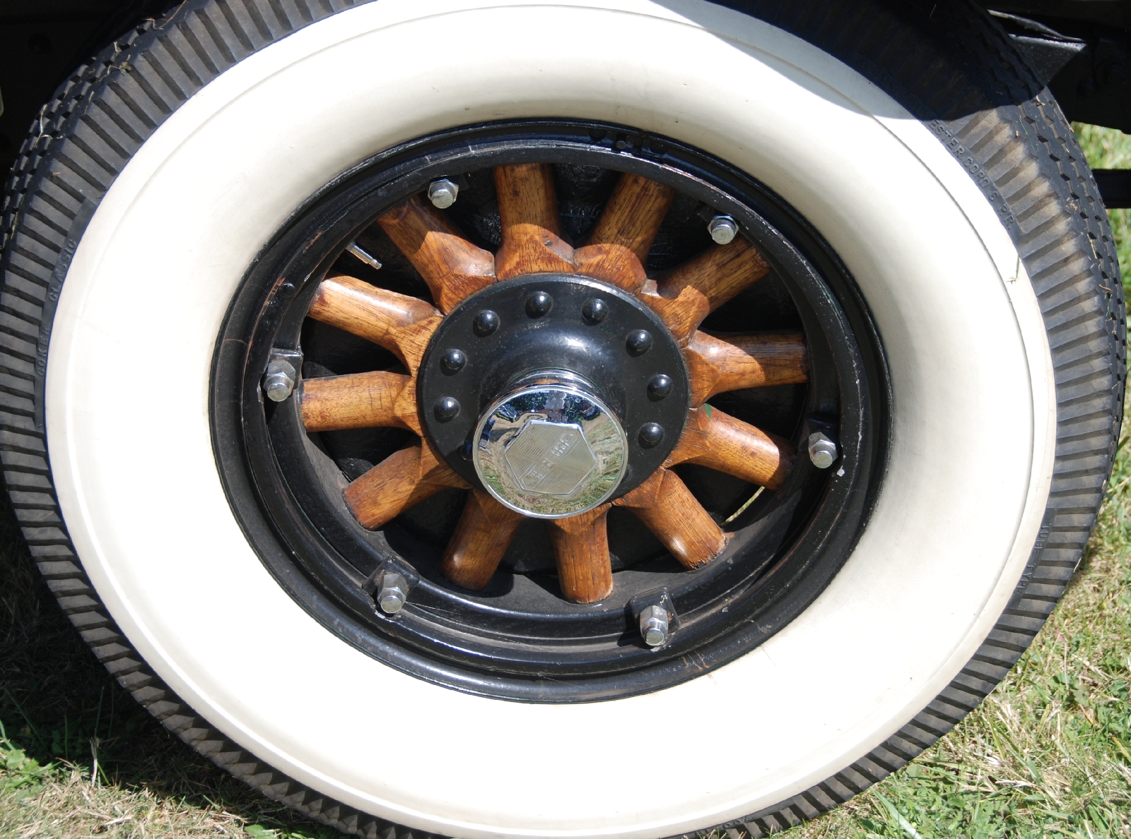 wheel - wood spokes & metal rims.jpg