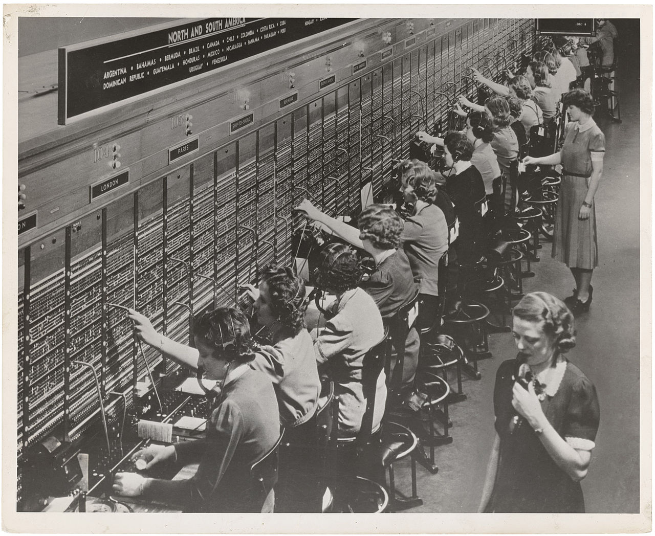 Women_Working_at_a_Bell_System.jpg