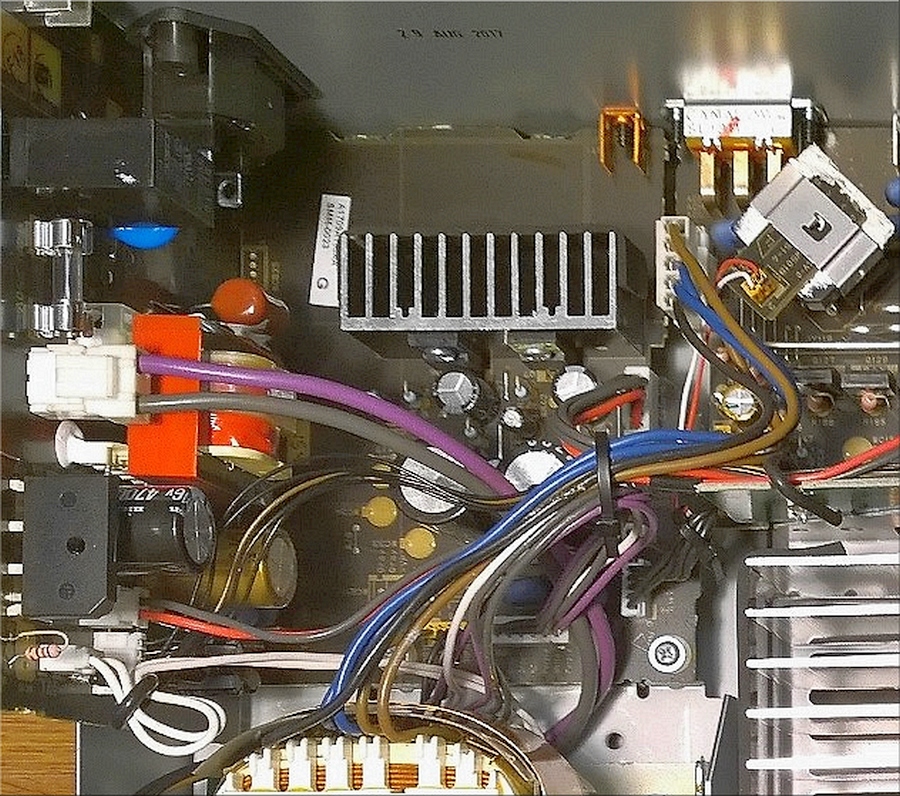 Yamaha-A-S701-inside-wires-cut.jpg